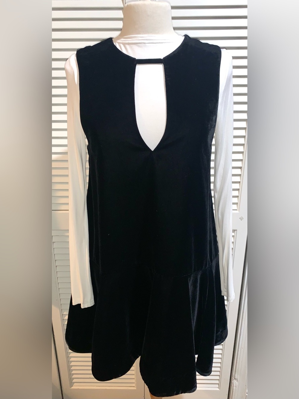 Free People Black Velvet Soft Focus A Line Drop Waist Sleeveless peplum dress - Picture 8 of 8